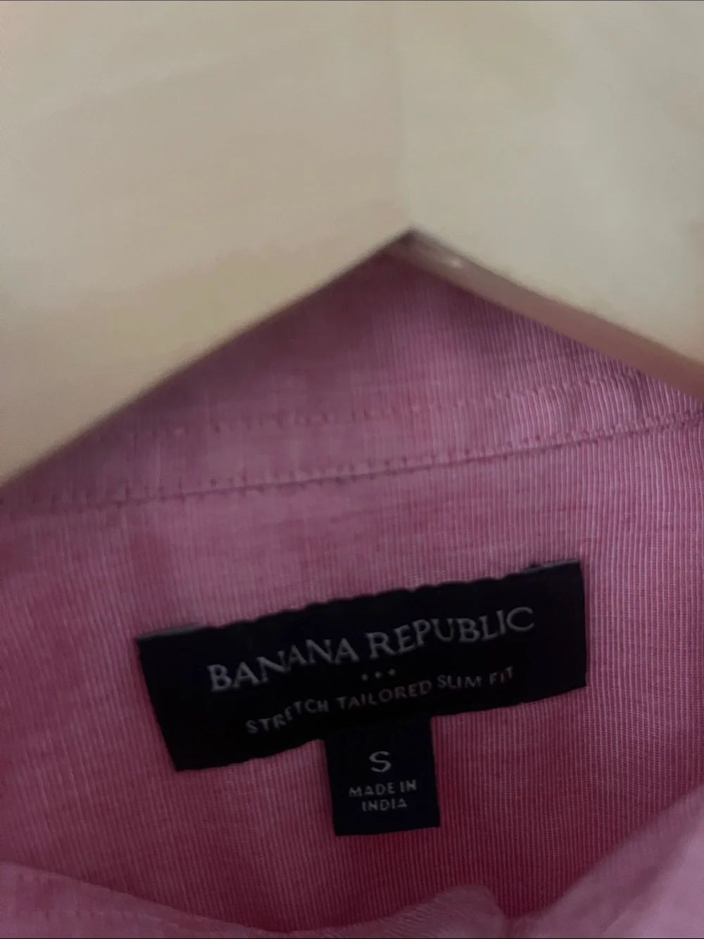 Banana Republic Stretch Tailored Slim Fit Casual button down Salmon EUC, small